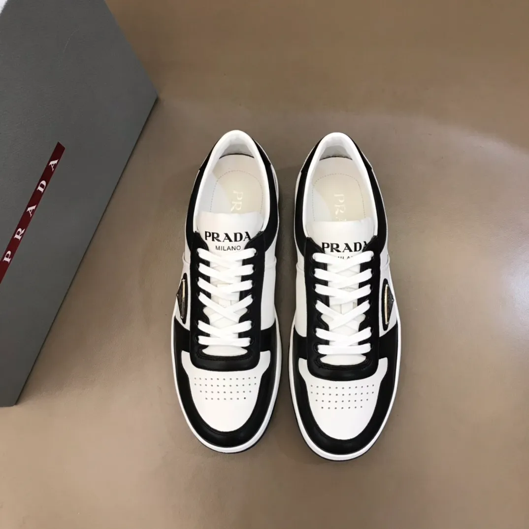 P380 Yuan 38-45 Prada Prada’s new men’s leather sports shoes, the highest version on the market, any comparison is welcome🆚! The original leather has excellent texture and is super high-end! Fetal sheep net lining imported from Italy, removable pad! Luxurious materials and fine workmanship, highly recommended!